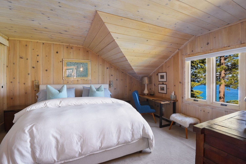 Mesmerizing Meeks Bay Outdoor Waterfront Deck - photo 9