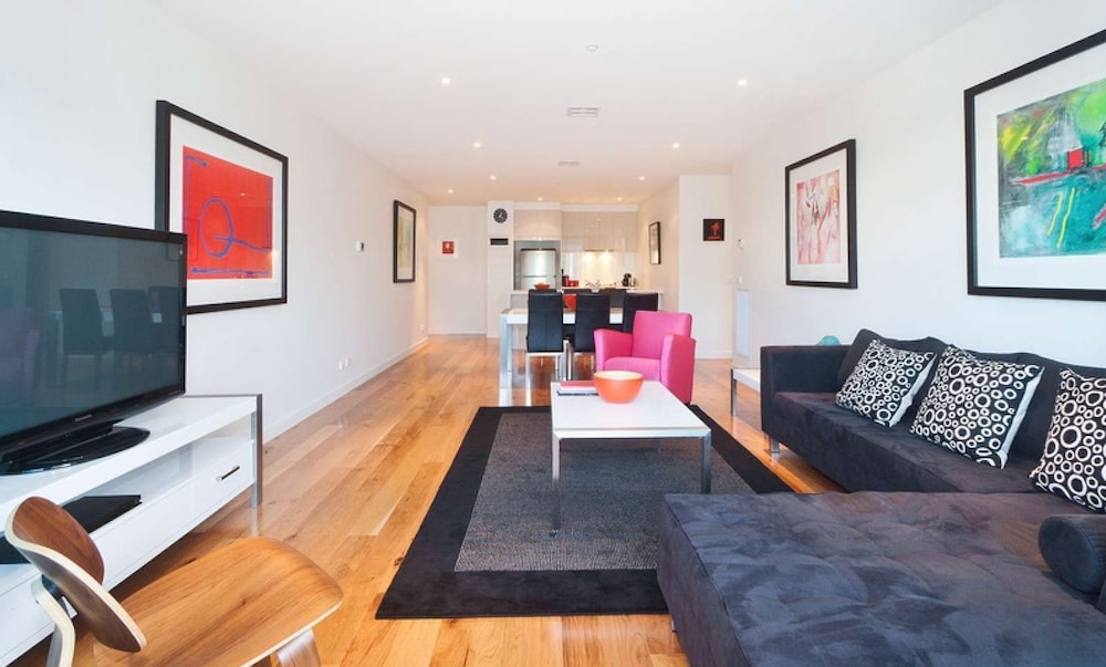 Bay Views Port Melbourne — 4-Star Luxury Hotel in Port Melbourne, Australia