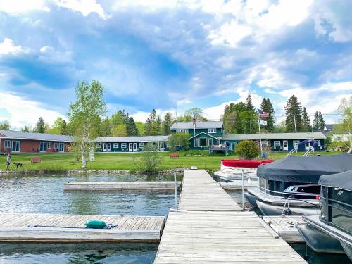 Rangeley Town & Lake - carbon neutral hotel in Rangely