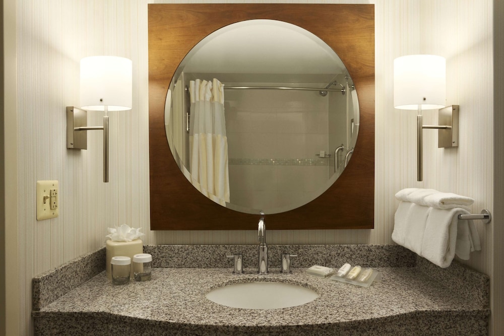 Hilton Garden Inn Baltimore Inner Harbor - photo 15
