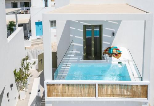 Naousa Paros Suite B with private jacuzzi — 4-Star Luxury Hotel in Naousa, Greece