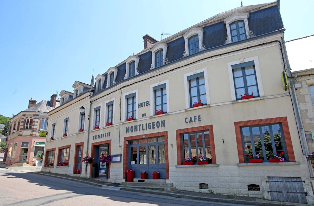 Hotel Restaurant Du Montligeon in Belleme, France