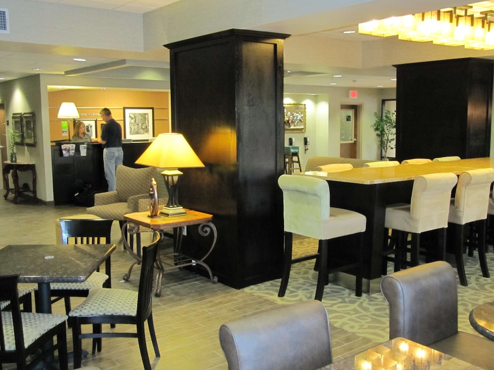 Hampton Inn Lindale Tyler - photo 6