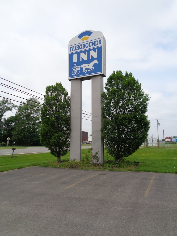 Fairgrounds Inn - photo 40