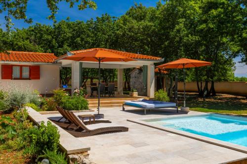 Villa Martinetinka — 4-Star Luxury Hotel in Vodnjan, Croatia