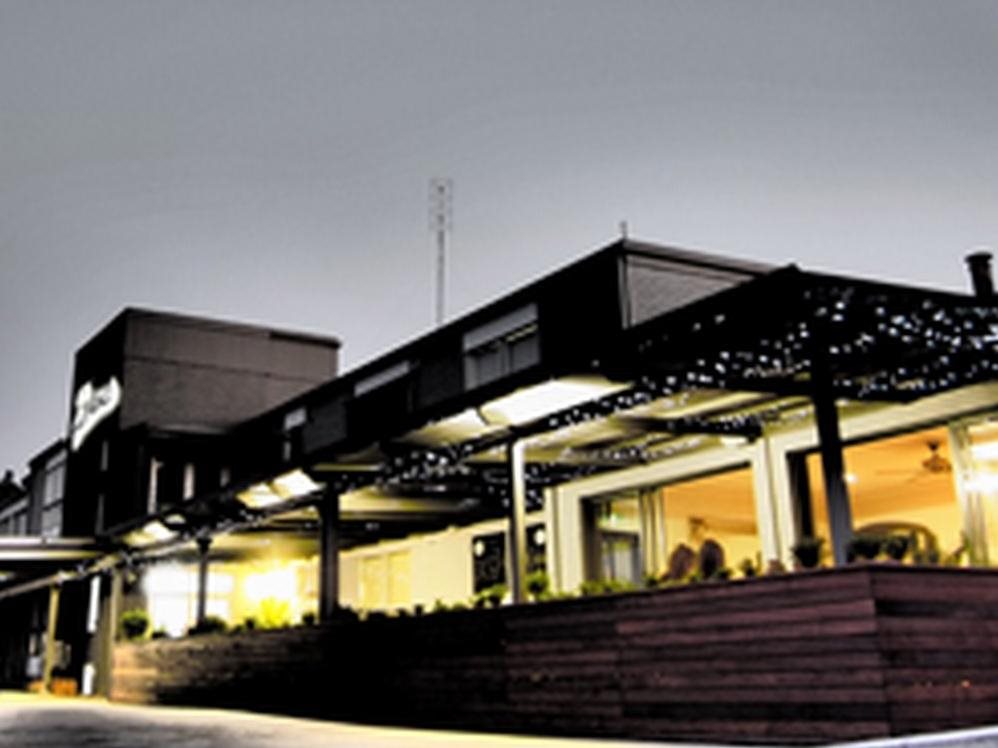 Hotel Gracelands — 4-Star Luxury Hotel in Parkes, Australia