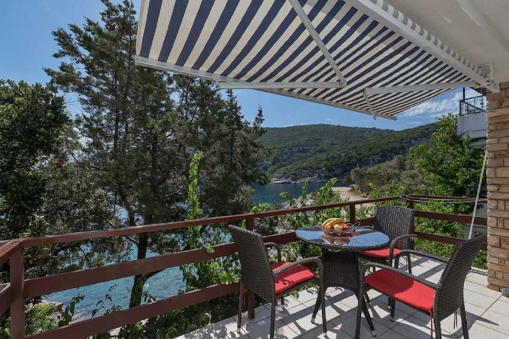 Grozdana 5 m From sea SA1 Martina in Jelsa, Croatia