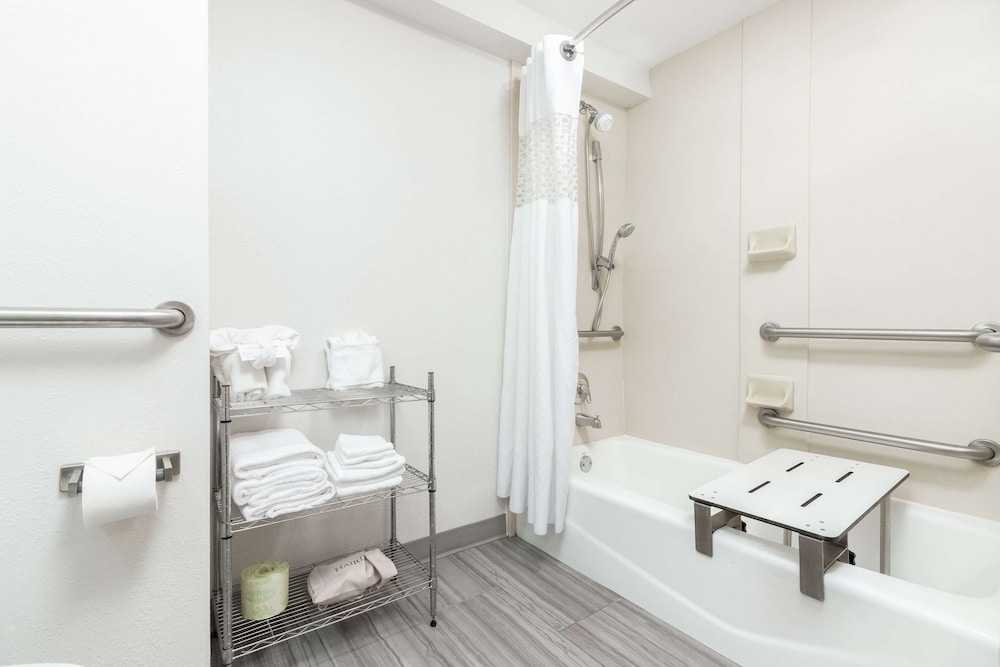 Hampton Inn Daytona Shores Oceanfront - photo 25