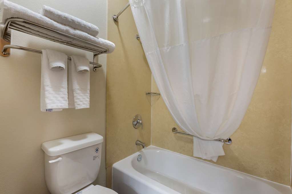 Best Western Plus The Four Corners Inn - photo 19