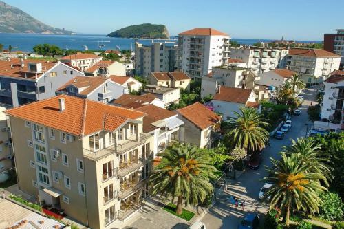 Villa Franeta Apartments — 4-Star Luxury Hotel in Budva, Montenegro