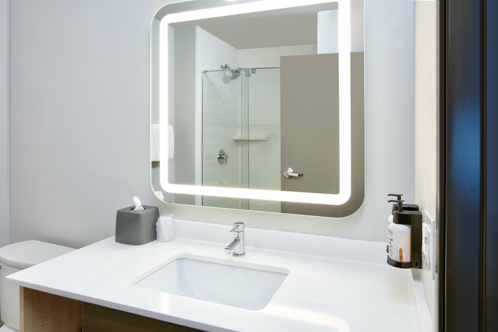 avid hotel Austin Tech Ridge by IHG - photo 22