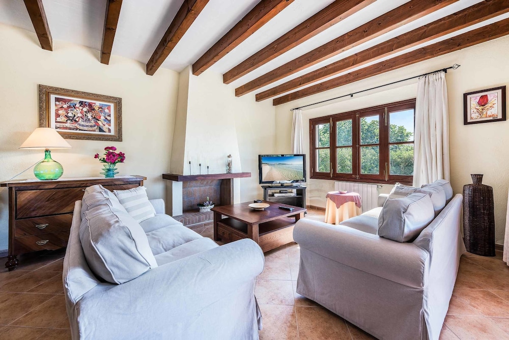 Villa Can Canavaret by SunVillas Mallorca — 4-Star Luxury Hotel in Port De Pollenca, Spain