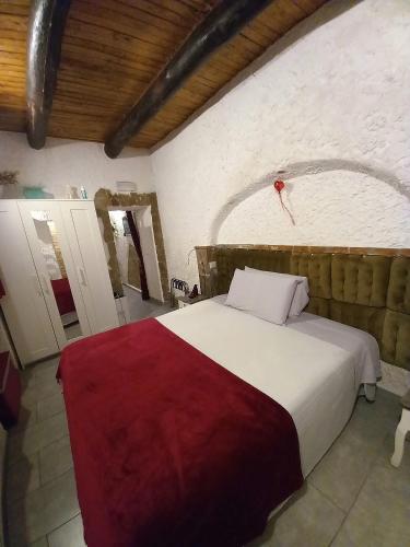 La Grotta - carbon neutral hotel in Naples