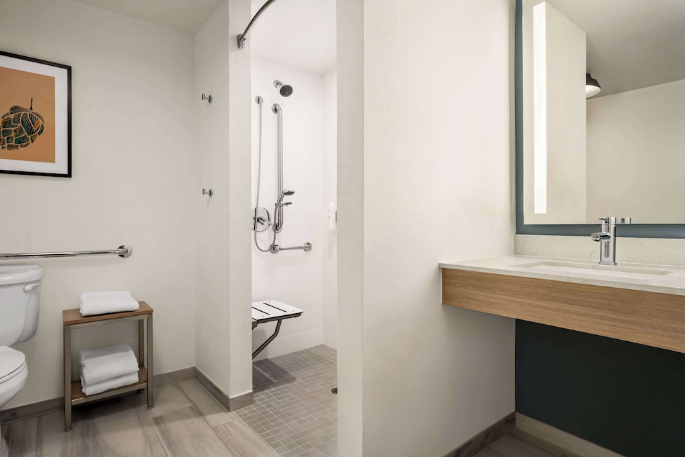 Hilton Garden Inn Fort Collins - photo 27