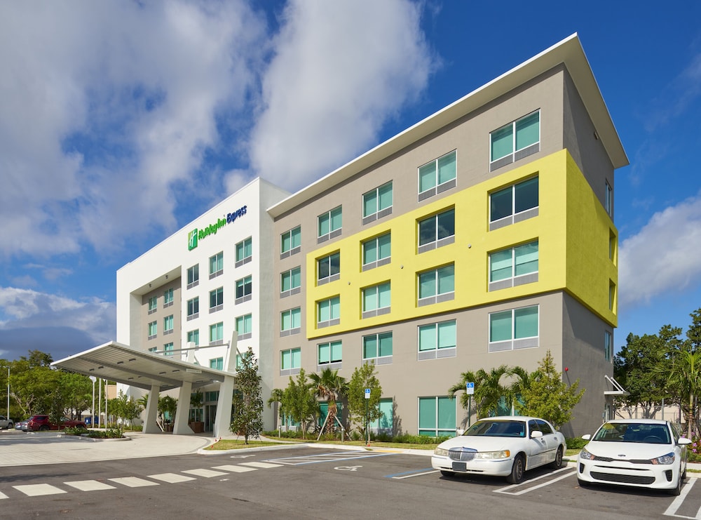 Holiday Inn Express Doral Miami by IHG - photo 38