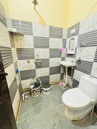 Home Stay in Gurugram Nearby Madanta Hospital