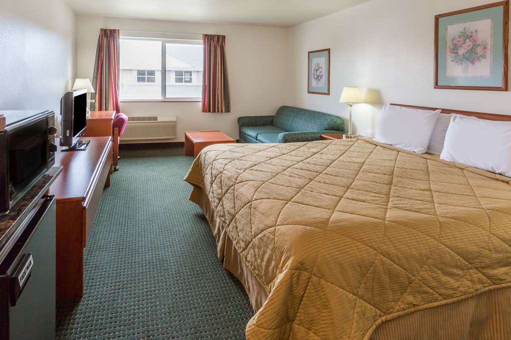 Travelodge Suites by Wyndham Newberg - photo 13