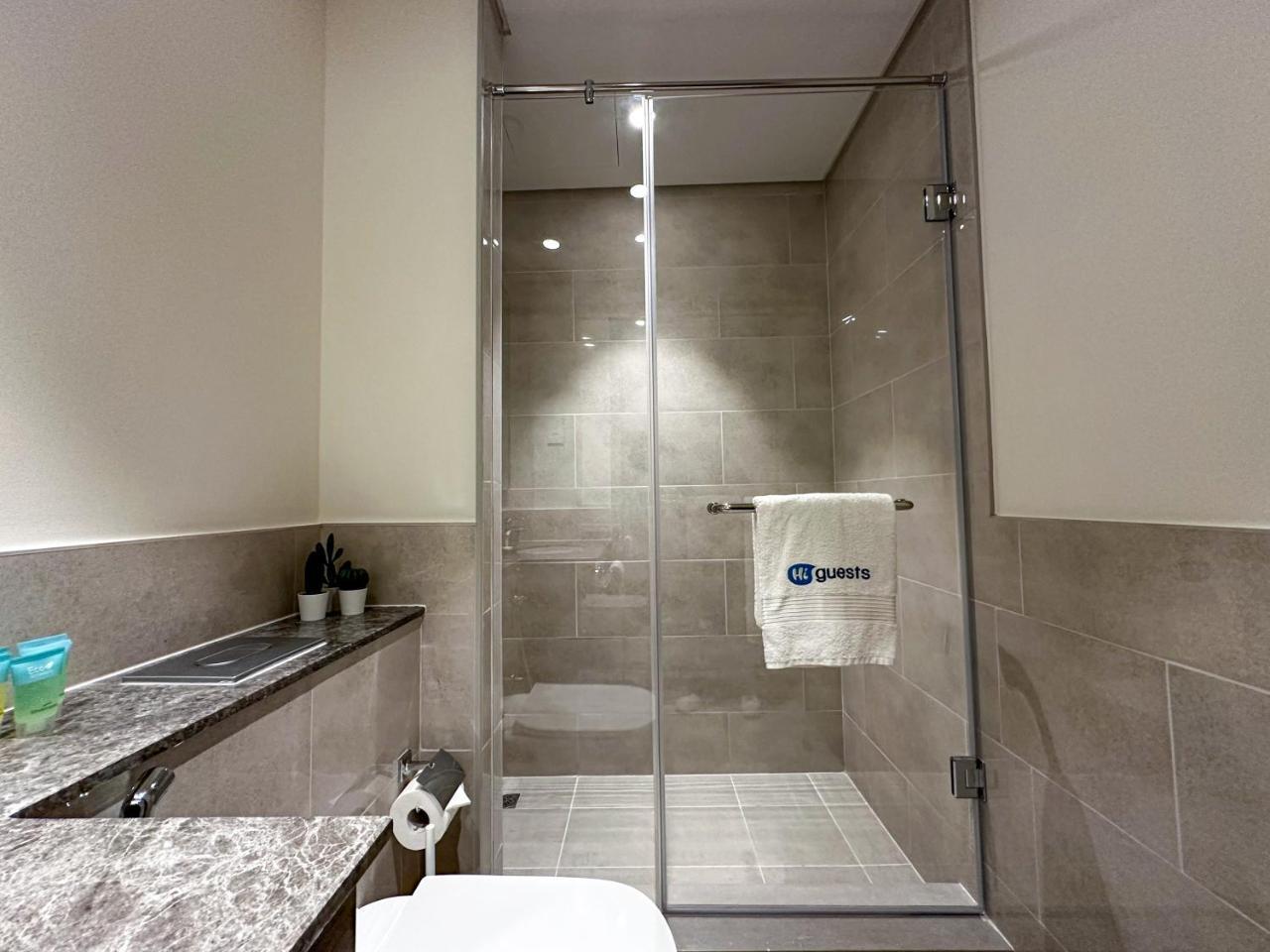 HiGuests Tranquil Luxury 1BR Apt in the Heart of the City — 4-Star Luxury Hotel in Dubai, United Arab Emirates