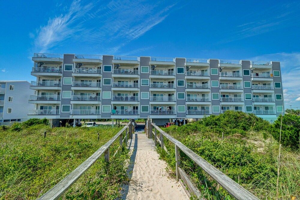 Coconut Cove by Sea Scape Properties — hotel in Carolina Beach