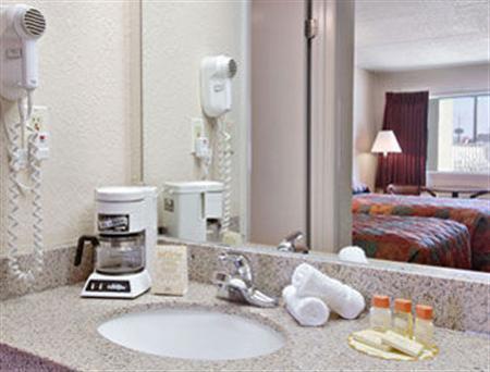 Days Inn Panama City - photo 7