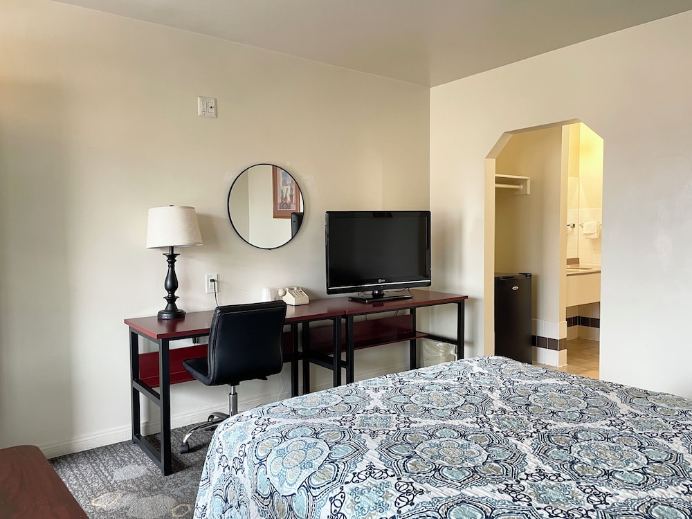 Hollywood La Brea Inn - photo 4