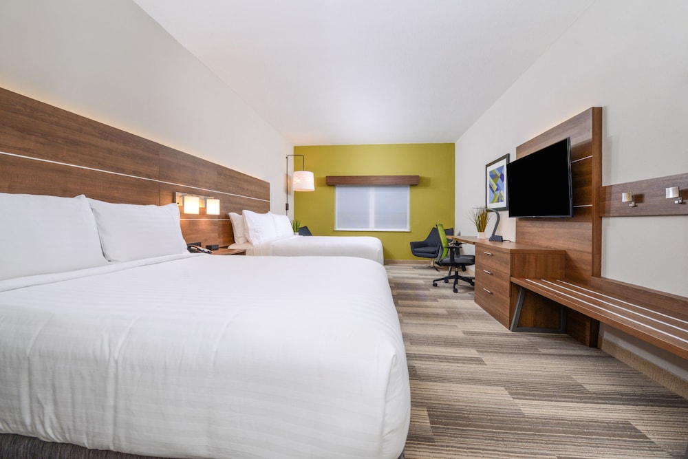 Holiday Inn Express & Suites St. Petersburg Madeira Beach by IHG - photo 13