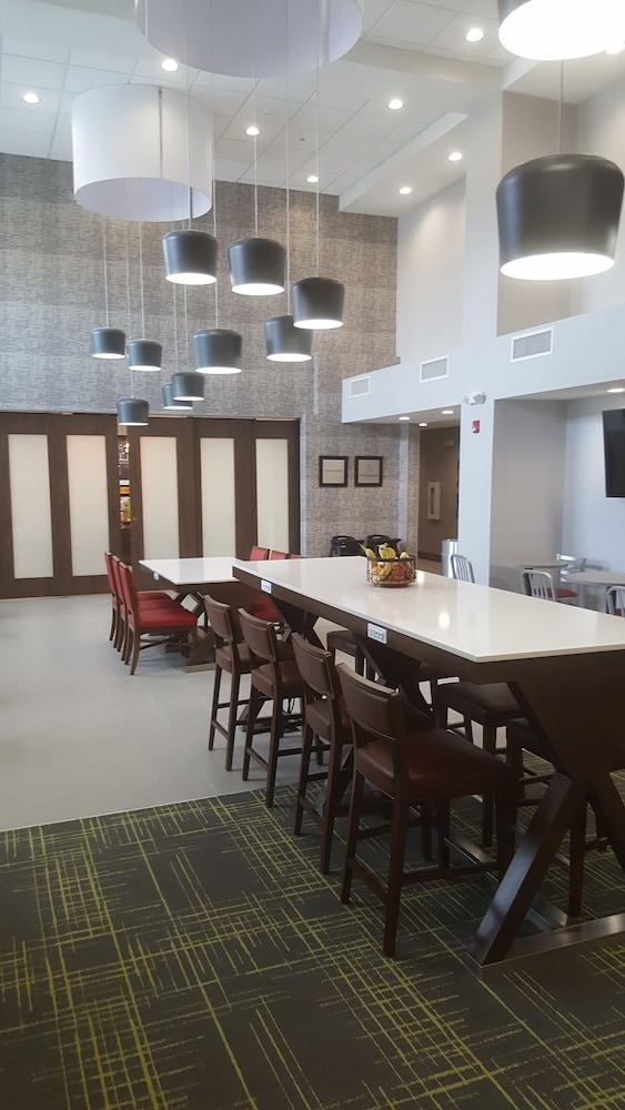 Hampton Inn & Suites Dundee - photo 45