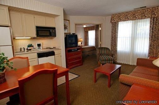 Premiere Suites - photo 13