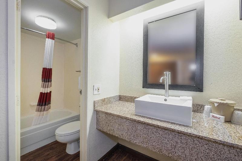 Red Roof Inn Jackson North Ridgeland - photo 12