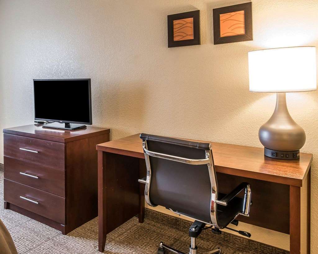 Quality Inn & Suites Bethany - photo 6