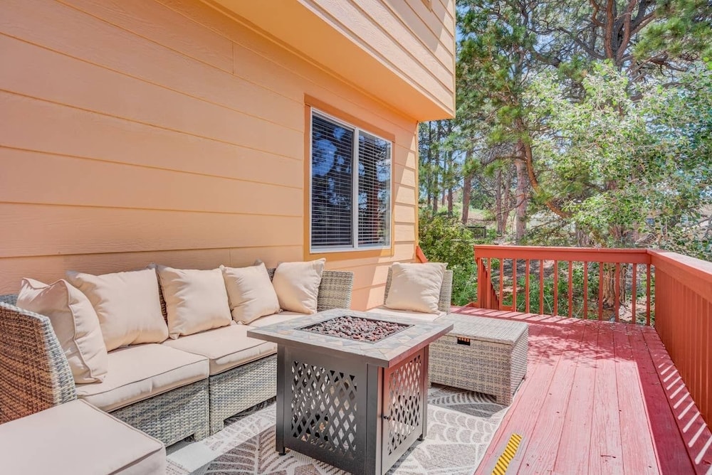 4BR AF Academyw hot Tub & Firepit - photo 32