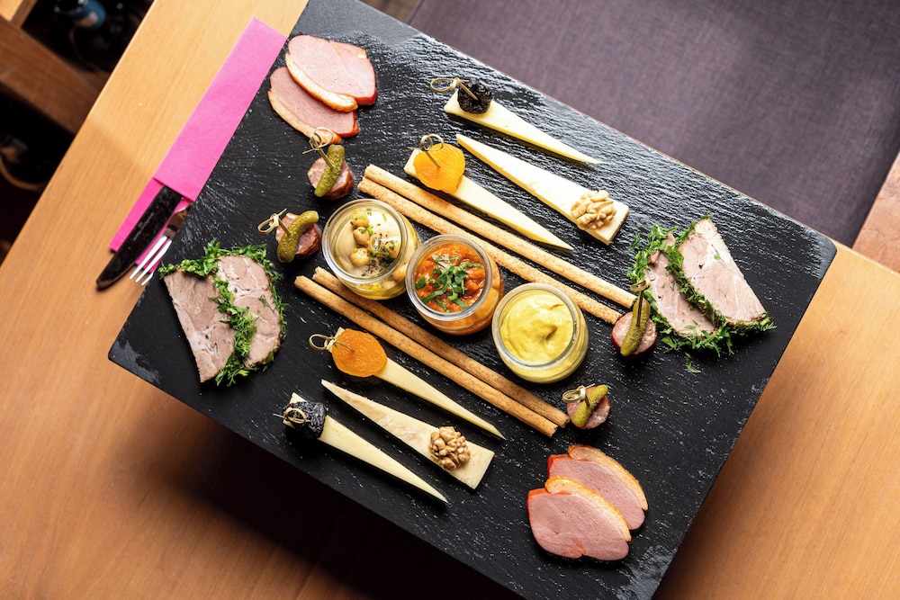 מזון ומשקאות