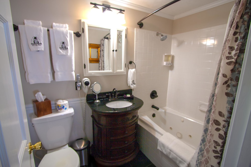 Phineas Swann Inn & Spa - photo 142