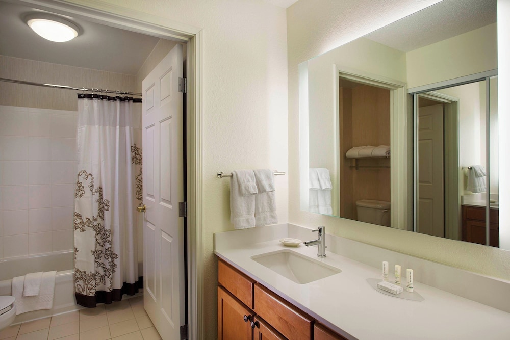 Residence Inn by Marriott Detroit Novi - photo 30