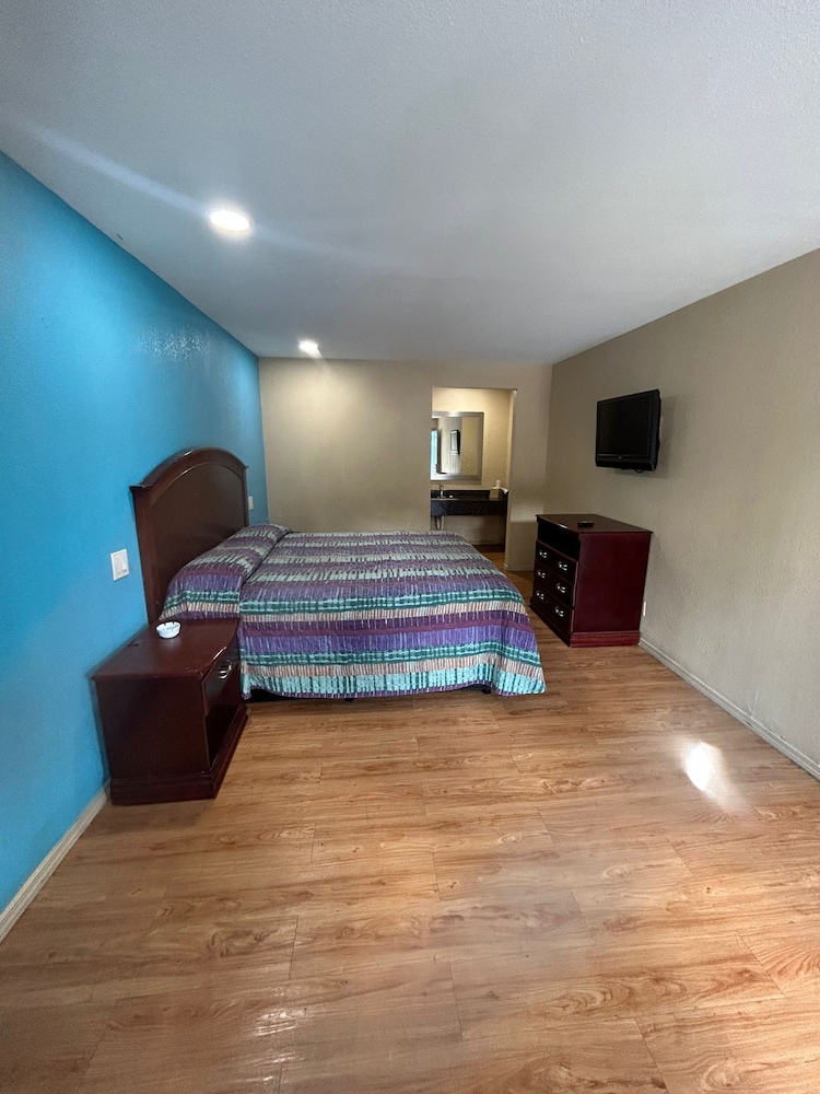 Blue Star Inn - photo 14