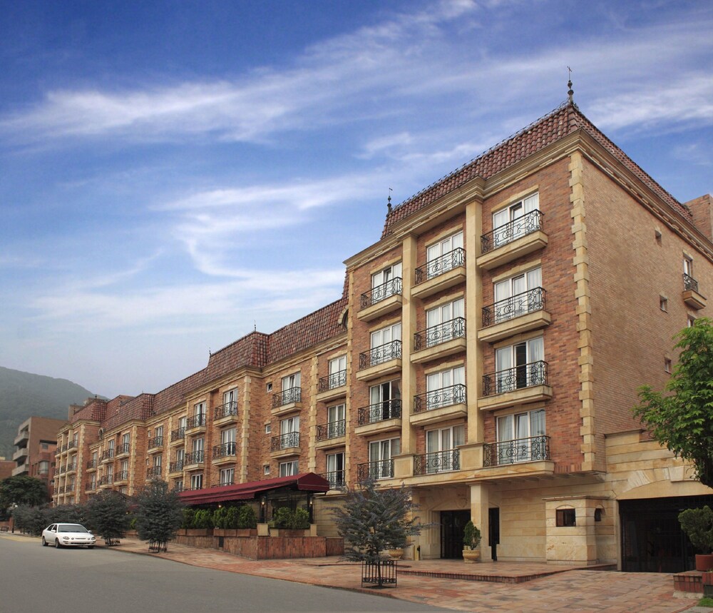 Hotel Estelar Windsor House All Suites in Bogota, Colombia