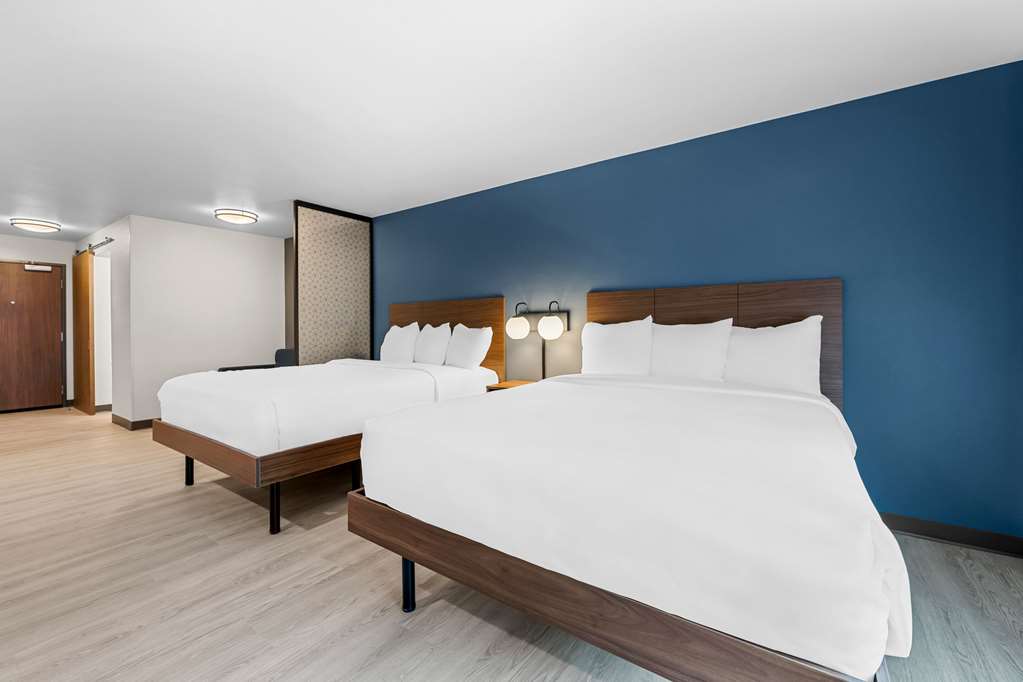 Everhome Suites Fayetteville near Fort Bragg - photo 17
