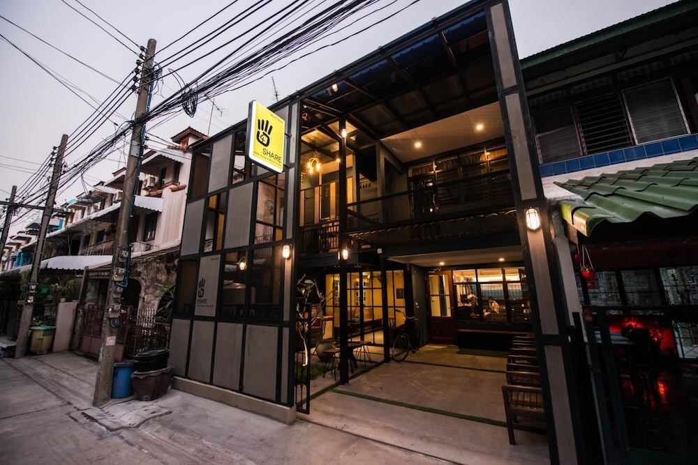 4Share Hostel Adults Only