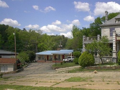 The B Inn in Hot Springs, United States