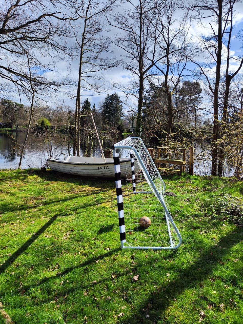 Ferienhaus blauer See mit optionalem Hot Tub — hotel in Bockhorn