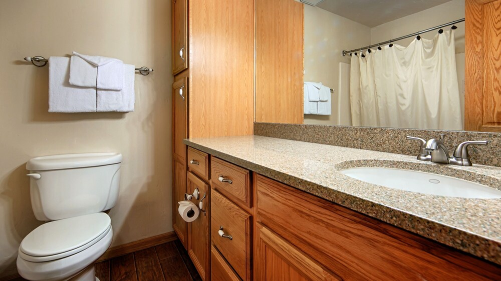 Donner Lake Village Resort - photo 32