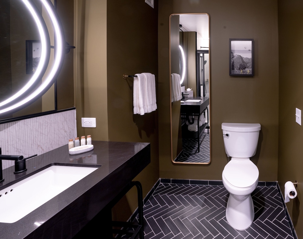 Hotel Indigo Columbus at Riverfront Place by IHG - photo 8