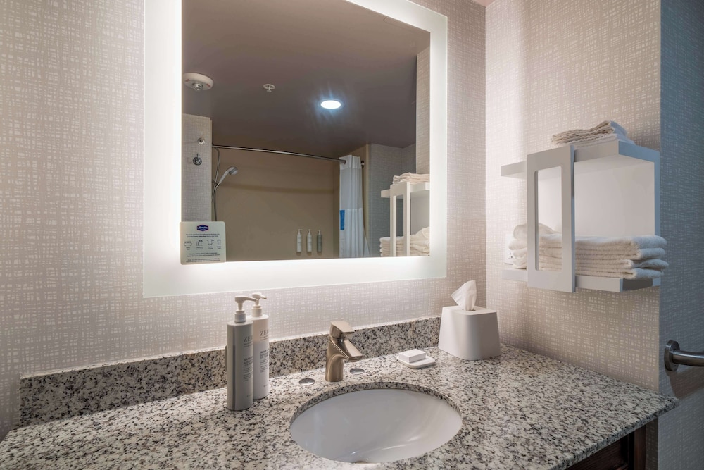Hampton Inn Dahlgren - photo 22