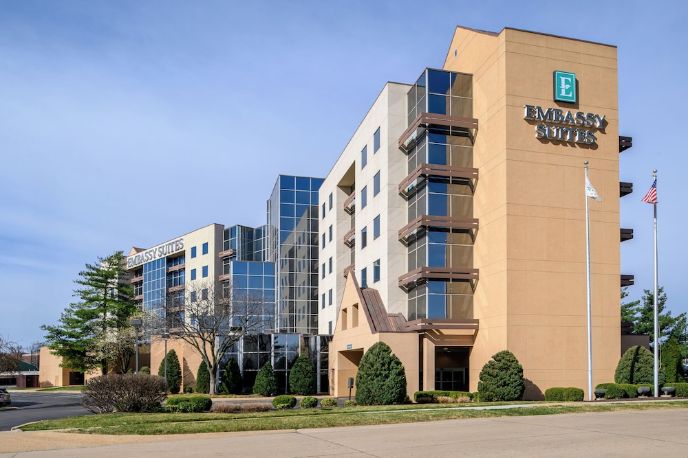 Embassy Suites by Hilton St. Louis Airport - photo 2