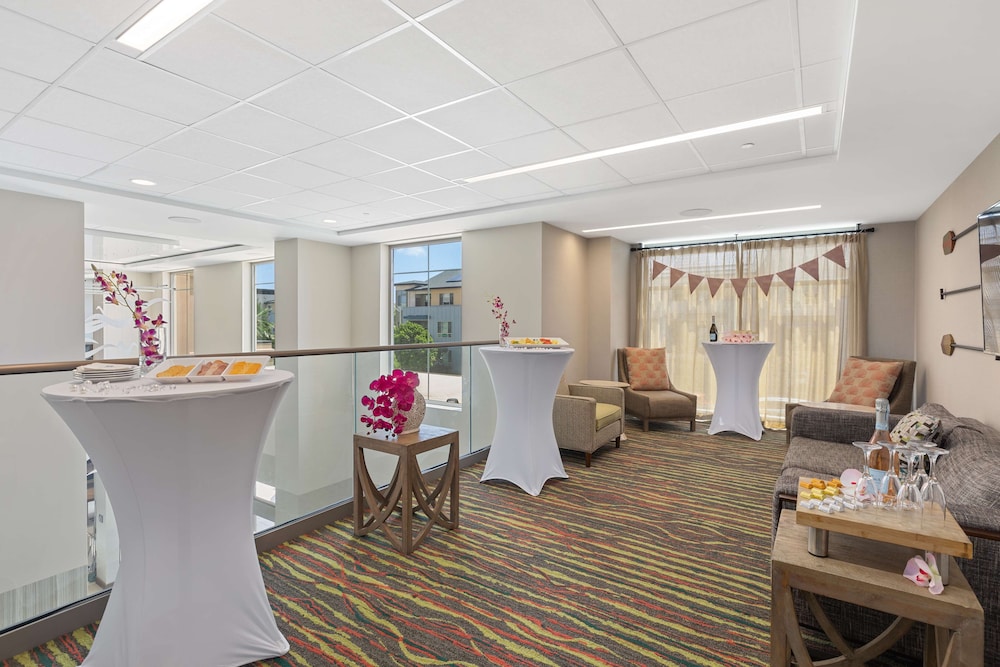 Embassy Suites By Hilton Oahu Kapolei - photo 72
