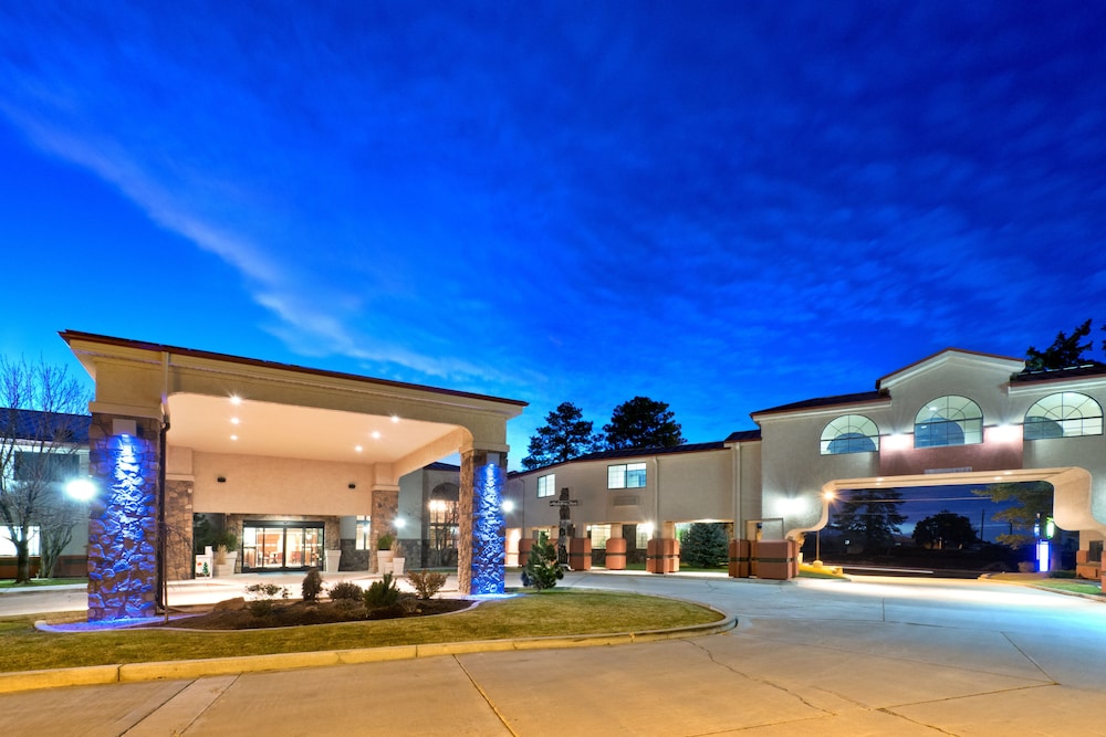 Holiday Inn Express Show Low by IHG - photo 34