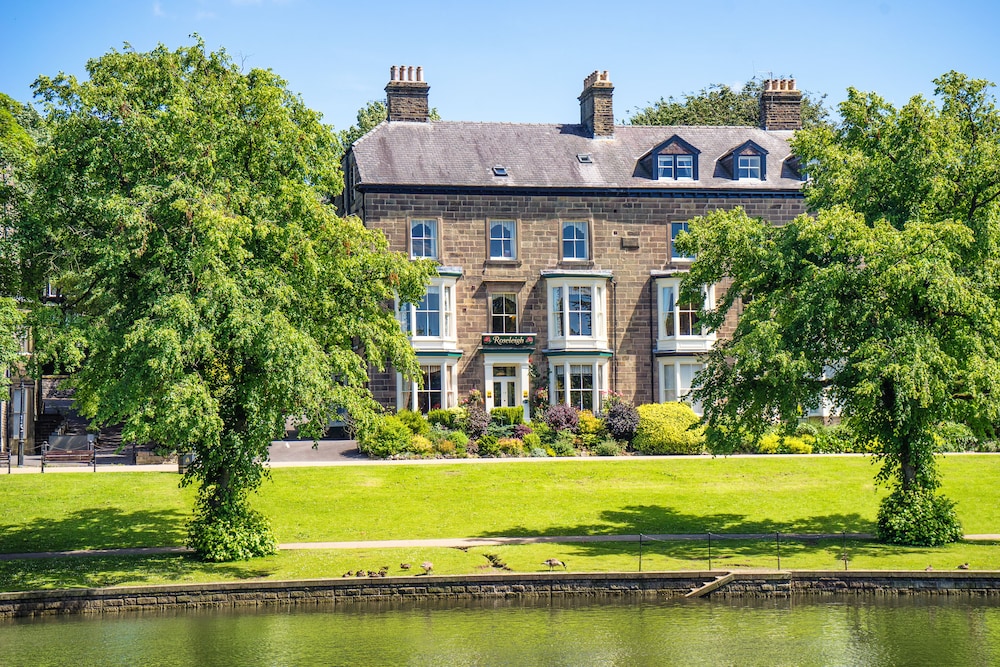Roseleigh Guest House — 4-Star Luxury Hotel in Buxton, United Kingdom