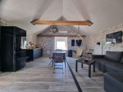 Vila Kyra — 4-Star Luxury Hotel in Razanac, Croatia