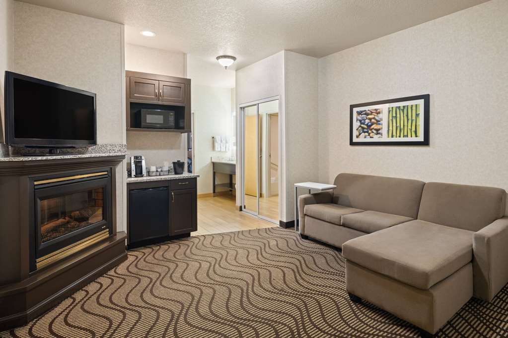 La Quinta Inn & Suites by Wyndham Idaho Falls Ammon - photo 64
