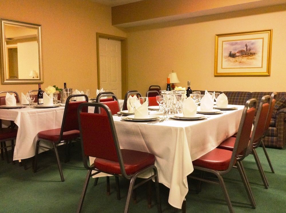 Pointes North Inn - photo 14